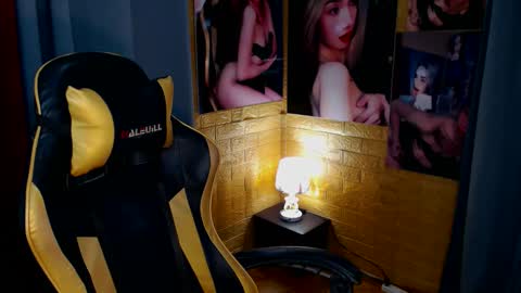 Miss awra online show from 9, 10, 2025