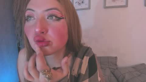 Snapshot of auranova chatting on 13, 1, 2026 aura online show from 13, 1, 2026