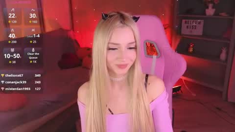 Snapshot of aurasanrise chatting on 27, 5, 2026 Aura online show from 27, 5, 2026