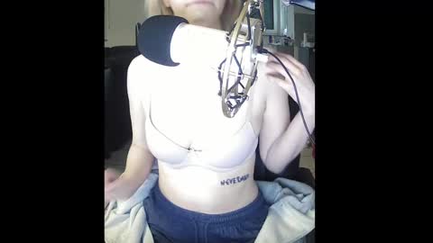 Aurelia online show from 10, 2, 2025