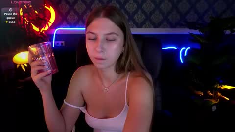 Snapshot of aureliabliss_ chatting on 13, 9, 2025 Nikol online show from 13, 9, 2025