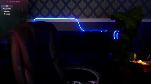 Snapshot of aureliabliss_ chatting on 18, 9, 2025 Nikol online show from 18, 9, 2025