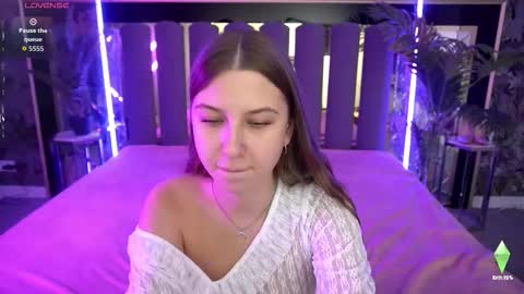 Snapshot of aureliabliss_ chatting on 12, 11, 2025 Nikol online show from 12, 11, 2025