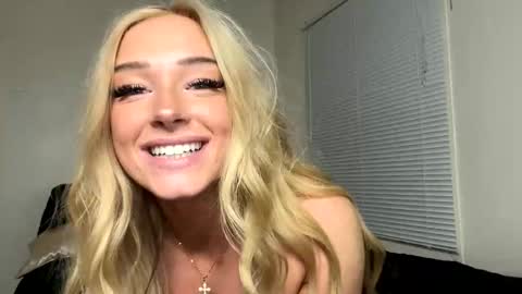 auriamist online show from 15, 5, 2026