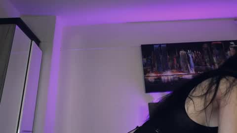 Snapshot of aurora_cherry chatting on 4, 11, 2025 Aurora online show from 4, 11, 2025