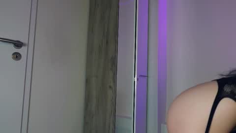 Snapshot of aurora_cherry chatting on 23, 11, 2025 Aurora online show from 23, 11, 2025