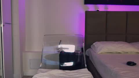 Snapshot of aurora_cherry chatting on 5, 12, 2025 Aurora online show from 5, 12, 2025