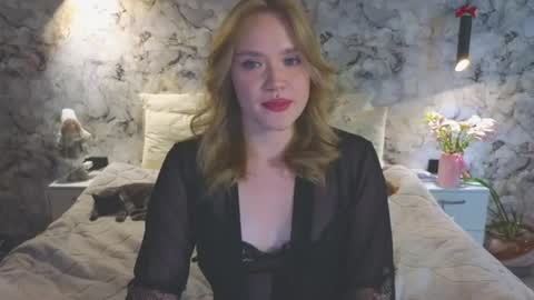 Snapshot of aurora_golden chatting on 18, 7, 2026 Kate online show from 18, 7, 2026
