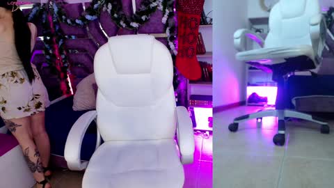 Snapshot of aurora_thomas chatting on 28, 12, 2024 Aurora online show from 28, 12, 2024