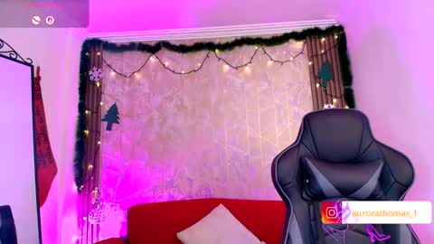 Snapshot of aurora_thomas chatting on 29, 11, 2025 Aurora online show from 29, 11, 2025