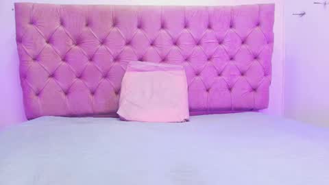 auroraa_miller online show from 13, 9, 2025