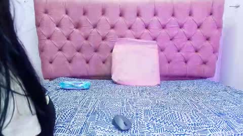 auroraa_miller online show from 2, 10, 2025