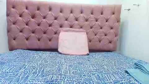 auroraa_miller online show from 3, 10, 2025
