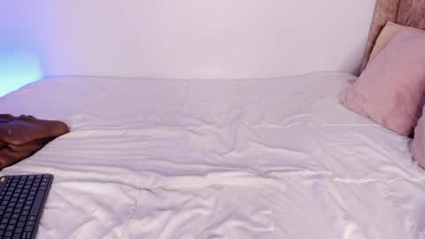 ...  ... online show from 14, 4, 2026