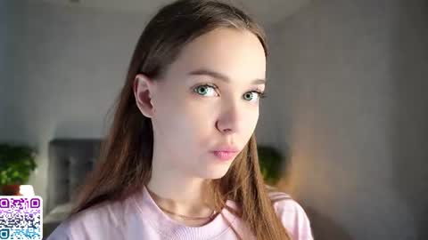 Snapshot of auroralowen chatting on 8, 7, 2026 Aurora online show from 8, 7, 2026