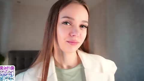 Snapshot of auroralowen chatting on 15, 7, 2026 Aurora online show from 15, 7, 2026