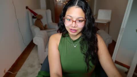 Snapshot of aurorasiera chatting on 23, 12, 2024 Aurora online show from 23, 12, 2024