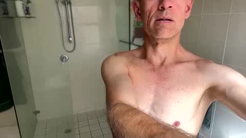 Snapshot of aussie_aza chatting on 8, 10, 2025 Aussie azza online show from 8, 10, 2025