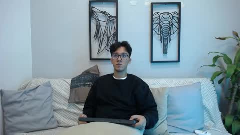 austinreeds online show from 4, 11, 2025