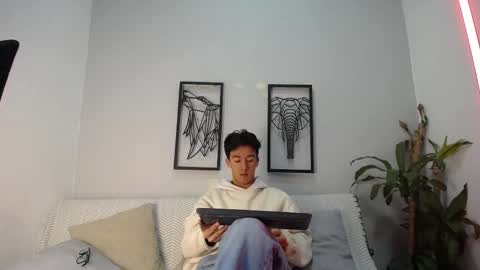 austinreeds online show from 21, 11, 2025