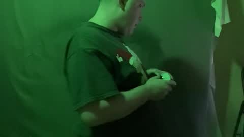 Snapshot of auz1812 chatting on 12, 11, 2025 Auz online show from 12, 11, 2025