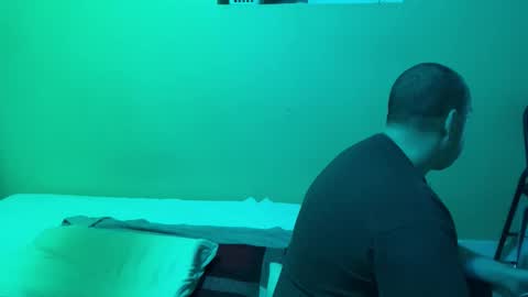 Snapshot of auz1812 chatting on 13, 11, 2025 Auz online show from 13, 11, 2025