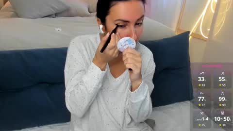 Snapshot of ava_athena chatting on 30, 9, 2025 Ava online show from 30, 9, 2025