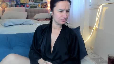 Snapshot of ava_athena chatting on 10, 10, 2025 Ava online show from 10, 10, 2025