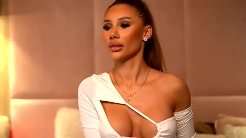 Snapshot of ava_heath chatting on 4, 12, 2025 Ava online show from 4, 12, 2025