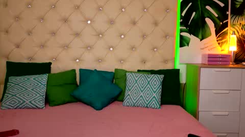 Snapshot of ava_maax chatting on 25, 5, 2026 Ava online show from 25, 5, 2026