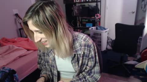 Snapshot of ava_reinhart_999 chatting on 5, 2, 2026 Ava online show from 5, 2, 2026