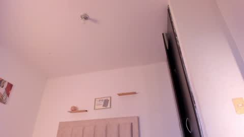 Snapshot of avaline_blanc chatting on 20, 1, 2025 Avaline Help me reach 100 likes TRANSMISSION EVERY DAY FROM 39 PM online show from 20, 1, 2025