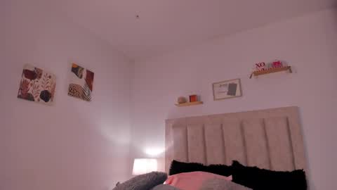 Snapshot of avaline_blanc chatting on 19, 2, 2025 Avaline Help me reach 100 likes TRANSMISSION EVERY DAY FROM 39 PM online show from 19, 2, 2025