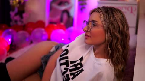 Snapshot of avashay chatting on 13, 2, 2025 Carina online show from 13, 2, 2025