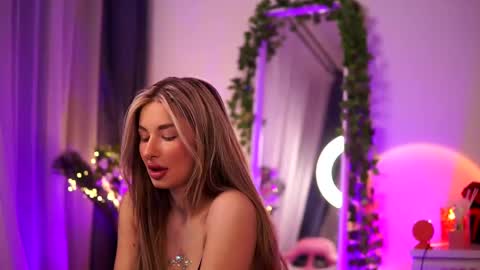 Snapshot of avashay chatting on 14, 2, 2025 Carina online show from 14, 2, 2025