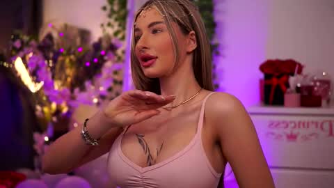 Snapshot of avashay chatting on 17, 2, 2025 Carina online show from 17, 2, 2025