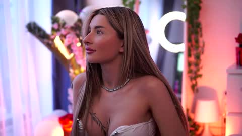 Snapshot of avashay chatting on 20, 2, 2025 Carina online show from 20, 2, 2025