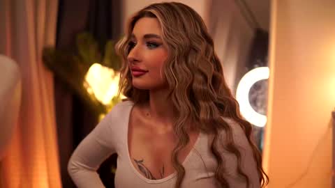 Snapshot of avashay chatting on 1, 3, 2025 Carina online show from 1, 3, 2025