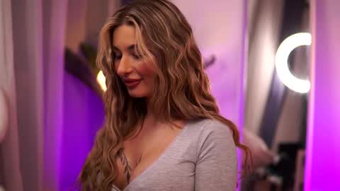 Snapshot of avashay chatting on 2, 3, 2025 Carina online show from 2, 3, 2025