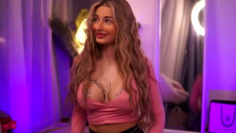 Snapshot of avashay chatting on 4, 3, 2025 Carina online show from 4, 3, 2025