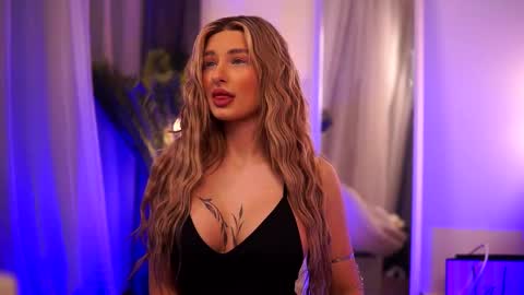 Snapshot of avashay chatting on 5, 3, 2025 Carina online show from 5, 3, 2025