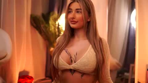 Snapshot of avashay chatting on 10, 3, 2025 Carina online show from 10, 3, 2025