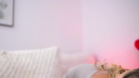 Snapshot of avashay chatting on 25, 9, 2025 Carina online show from 25, 9, 2025