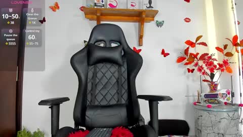 Ava Tomas online show from 5, 3, 2025