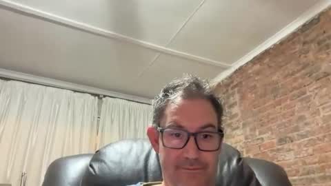 Snapshot of averageguy43m chatting on 15, 6, 2026 averageguy43m online show from 15, 6, 2026