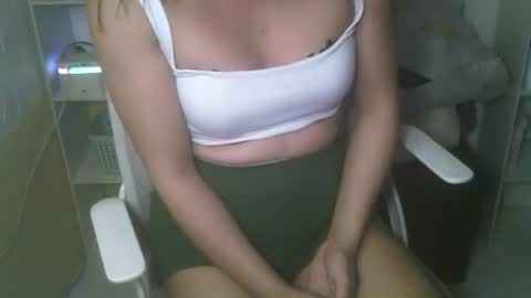 Snapshot of averageuncut1 chatting on 10, 2, 2025 Rhian online show from 10, 2, 2025