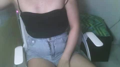 Snapshot of averageuncut1 chatting on 14, 2, 2025 Rhian online show from 14, 2, 2025