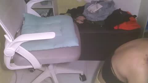 Snapshot of averageuncut1 chatting on 15, 2, 2025 Rhian online show from 15, 2, 2025