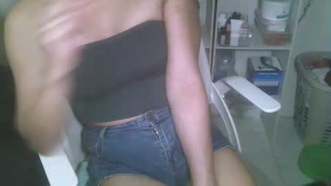 Snapshot of averageuncut1 chatting on 20, 2, 2025 Rhian online show from 20, 2, 2025