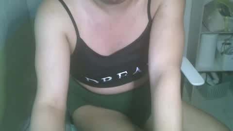 Snapshot of averageuncut1 chatting on 25, 2, 2025 Rhian online show from 25, 2, 2025